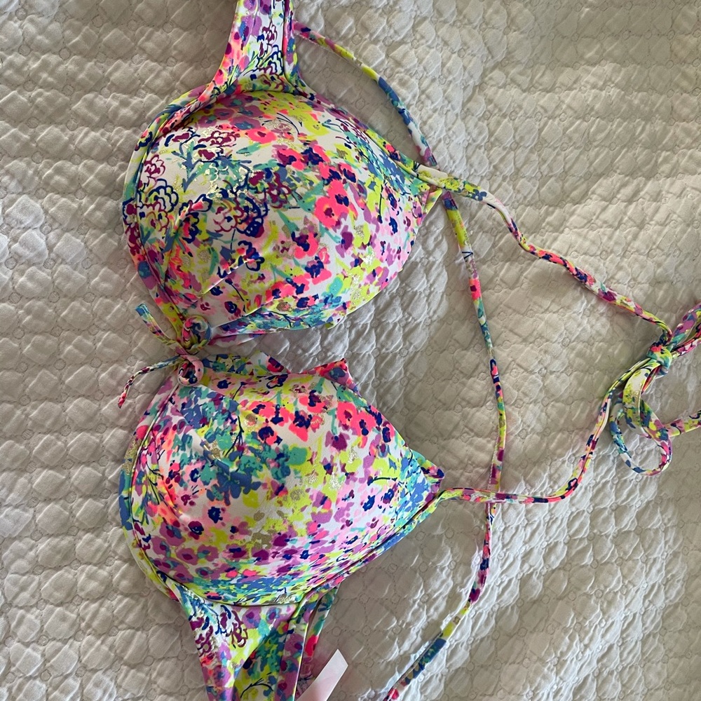 Victoria’s Secret swimsuit top